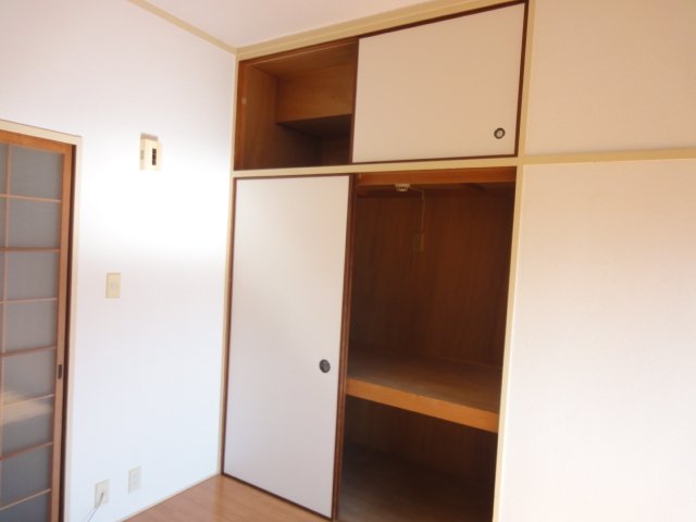 収納　同物件別号室のものです。