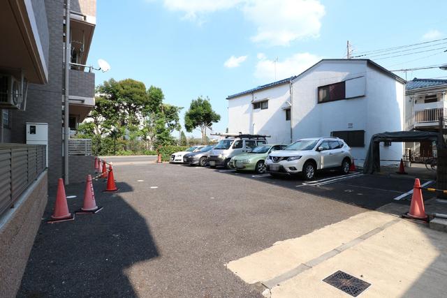 駐車場　駐車場