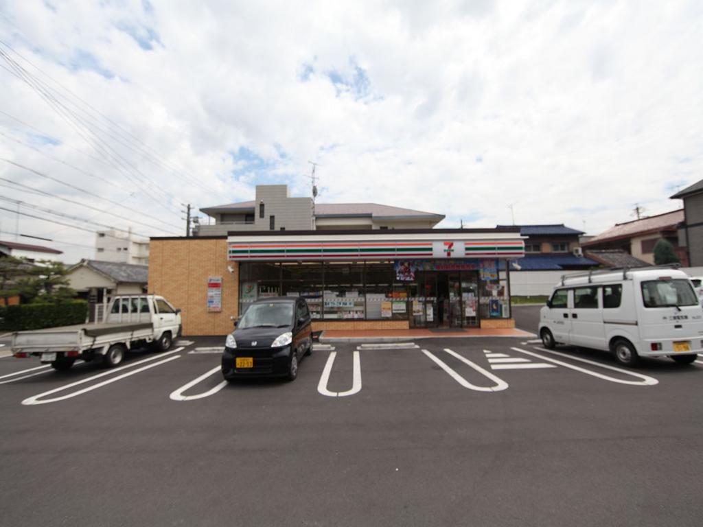 コンビニ　セブンイレブン 名古屋神前町１丁目店 (コンビニ)（コンビニ）まで176m