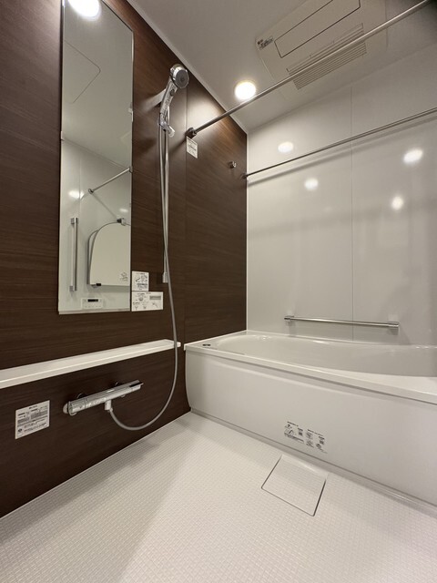 バス・シャワールーム　※写真は同タイプ住戸です。