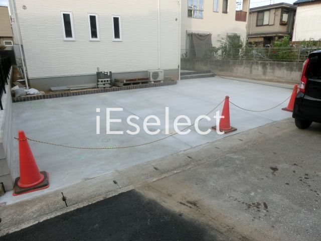 駐車場　敷地内駐車場