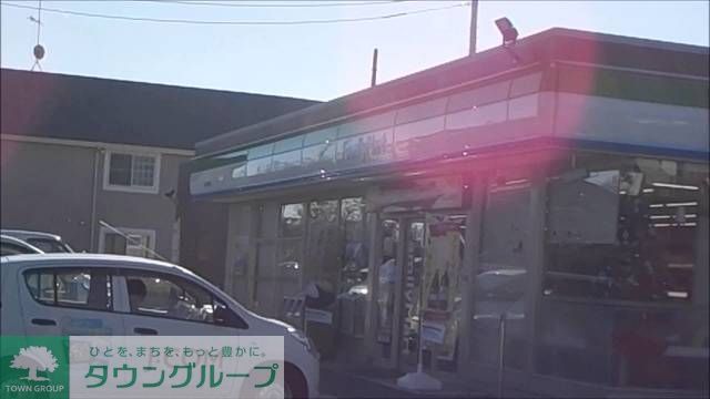コンビニ　ファミリーマート（コンビニ）まで380m