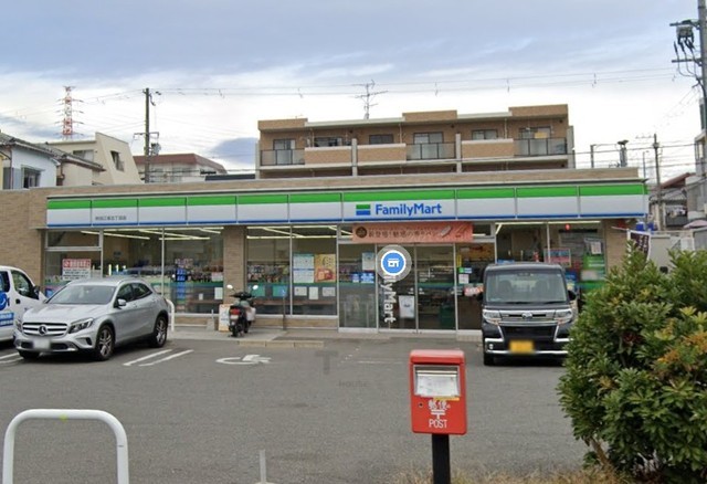 コンビニ　ファミリーマート　吹田江坂五丁目（コンビニ）まで382m