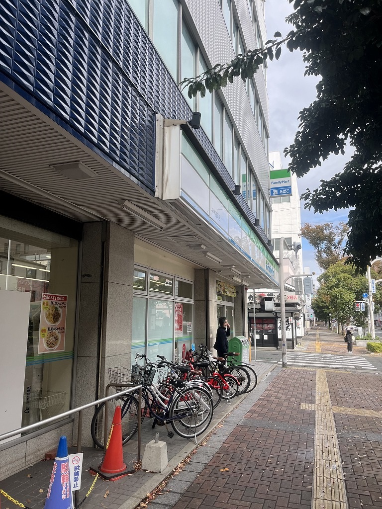 コンビニ　ファミリーマート中呉服町店（コンビニ）まで194m