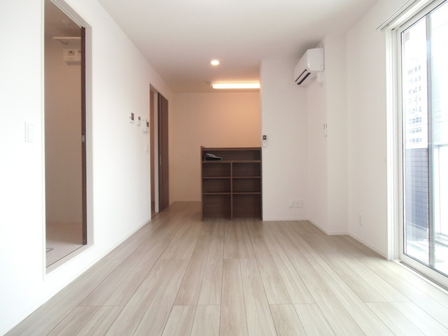 居室・リビング　３０３　ＬＤＫ