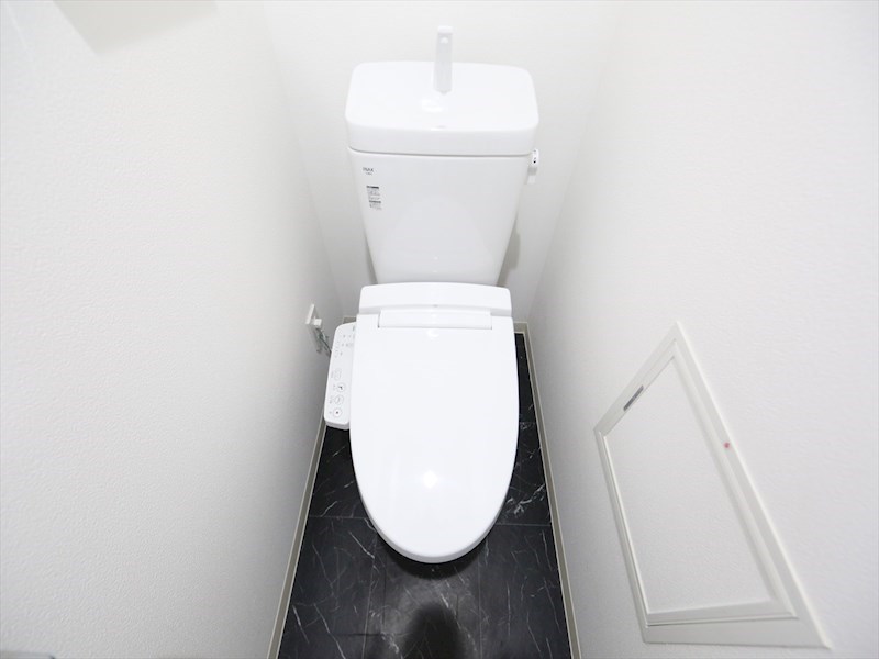 トイレ　温水洗浄暖房便座付トイレ