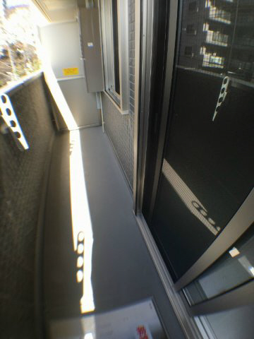 バルコニー　開放的で明るい空間を演出してくれるバルコニーです