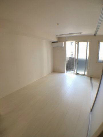 居室・リビング　写真は同建物、別のお部屋のものです。