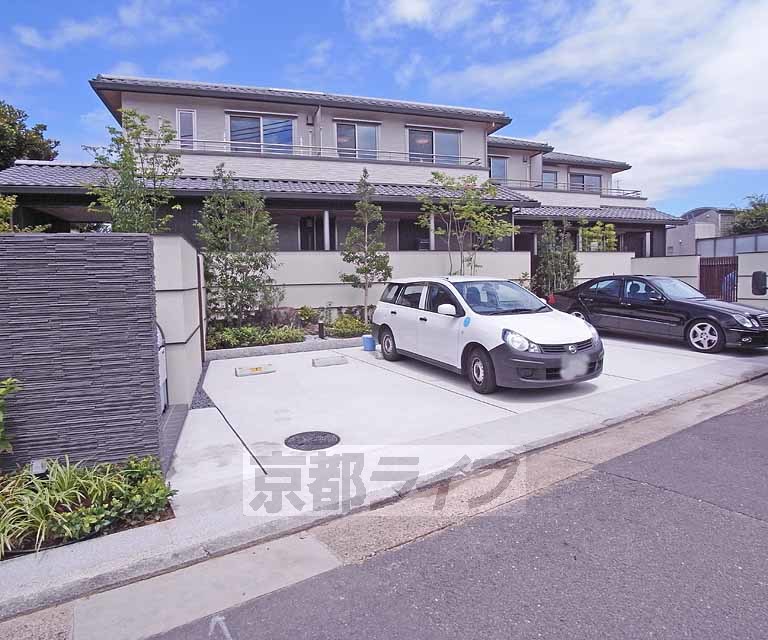 建物外観　高級感のある外観ですね。