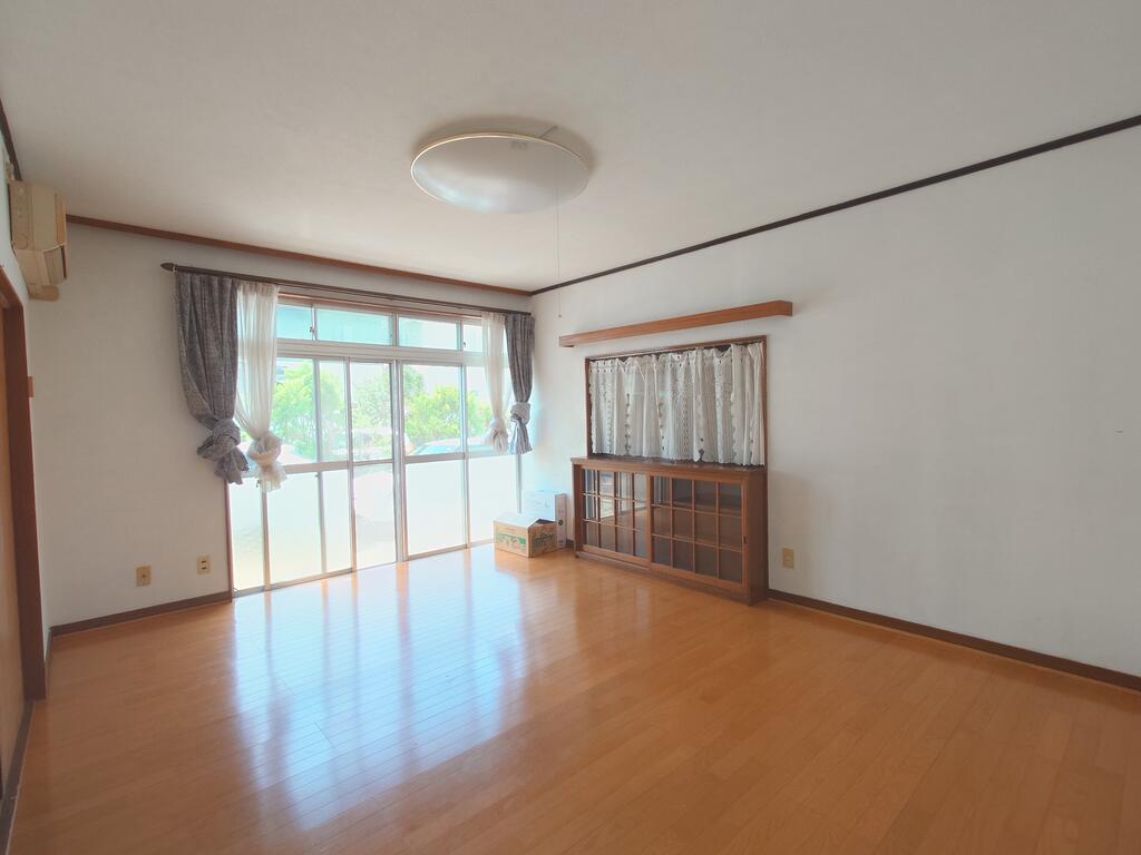 コート清水 大住借家の居間写真