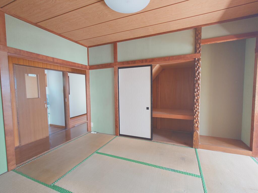 コート清水 大住借家の居間写真