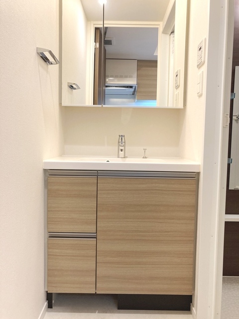 洗面設備　※写真は同タイプ住戸です。
