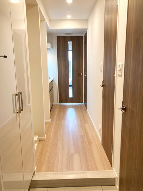玄関　※写真は同タイプ住戸です。