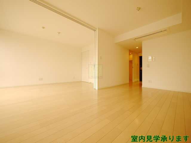 居室・リビング　プライムアーバン市谷仲之町