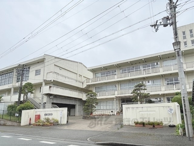 小学校　朝来市立枚田小学校（小学校）まで1600m