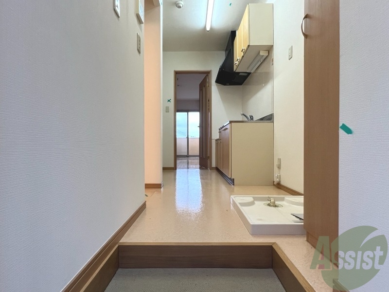 玄関　玄関を撮影撮影しました。明るい印象となっております。