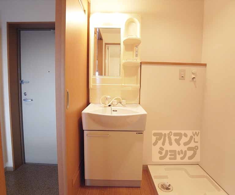洗面設備　独立洗面台です。