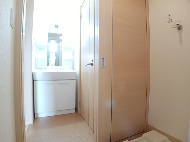 洗面設備　使いやすい洗面所です