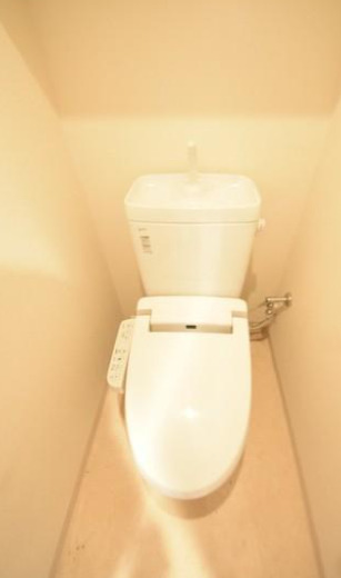 トイレ　別部屋の画像を使用しております。