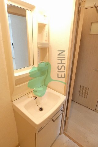 洗面設備　シンプルで使いやすい洗面台です！