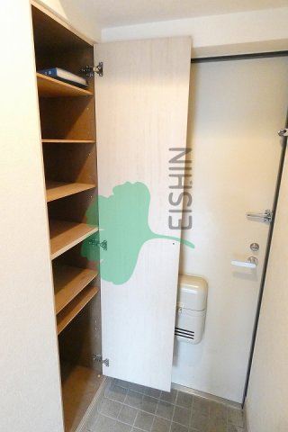 玄関　下駄箱もしっかりついてます！