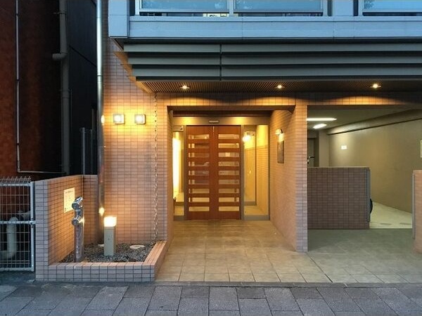 エントランス　名古屋で一番初期費用の安い賃貸専門の不動産会社です(^^)