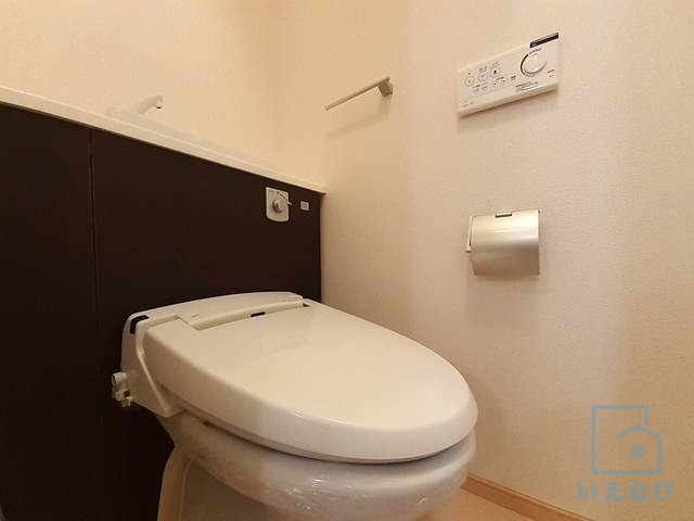近鉄奈良線 布施駅 徒歩5分 8階建 築15年のトイレ写真