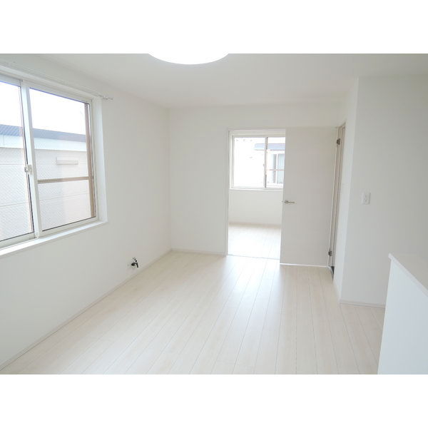 眺望　窓が大きく明るいお部屋です♪