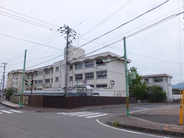 小学校　高知市立初月小学校（小学校）まで628m