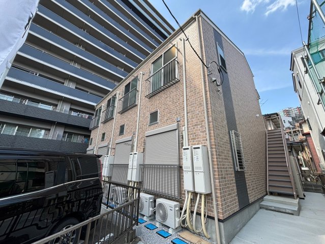 建物外観　レンガ調のおしゃれで無駄のないアパートです