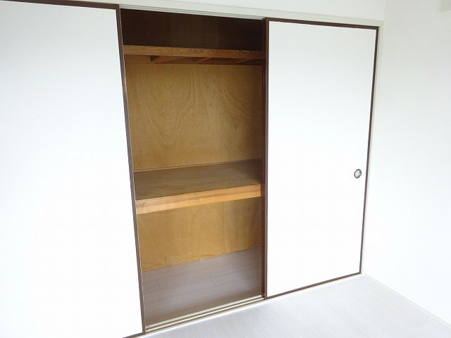 収納　同物件別部屋写真です