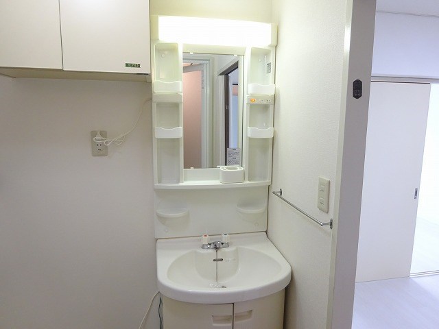 洗面設備　同物件別部屋写真です