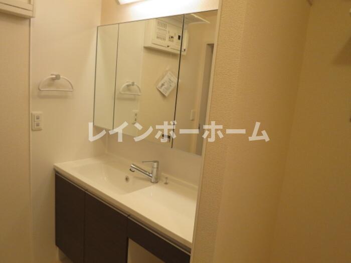 洗面設備　忙しい朝には欠かせない洗面所です