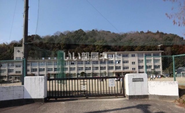 小学校　松阪市立射和小学校（小学校）まで435m