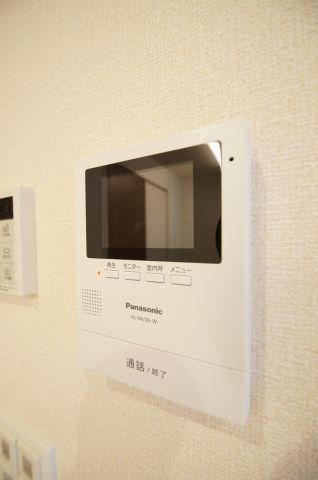 セキュリティ　来訪者が確認できる女性に安心の「TVモニターホン」