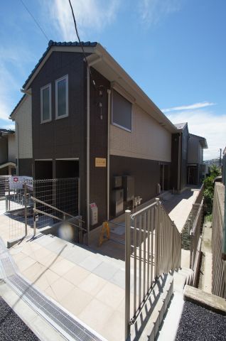 建物外観　落ち着いた雰囲気の外観です