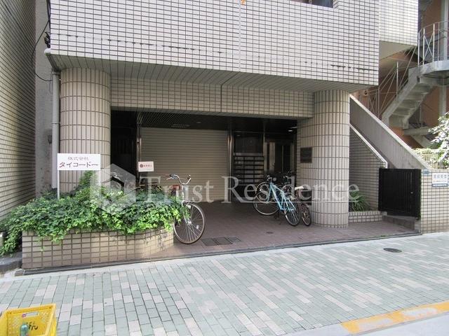 エントランス　エントランス前