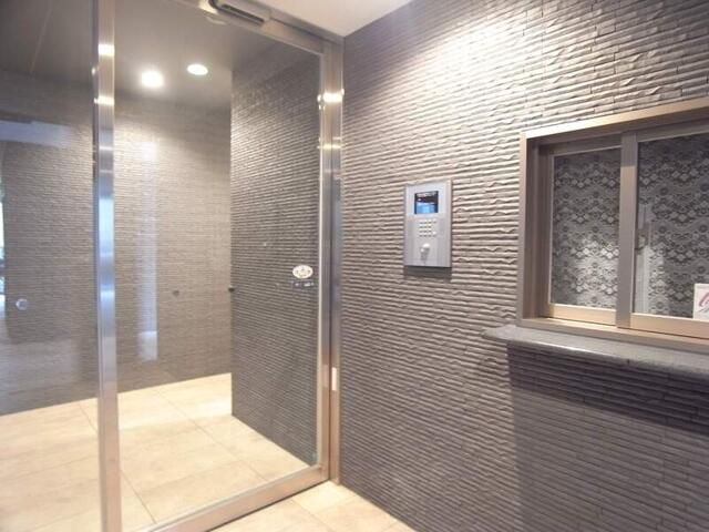 エントランス　建物の内部です