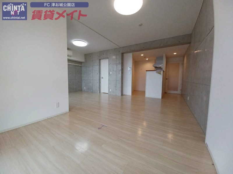 居室・リビング　同型参考写真