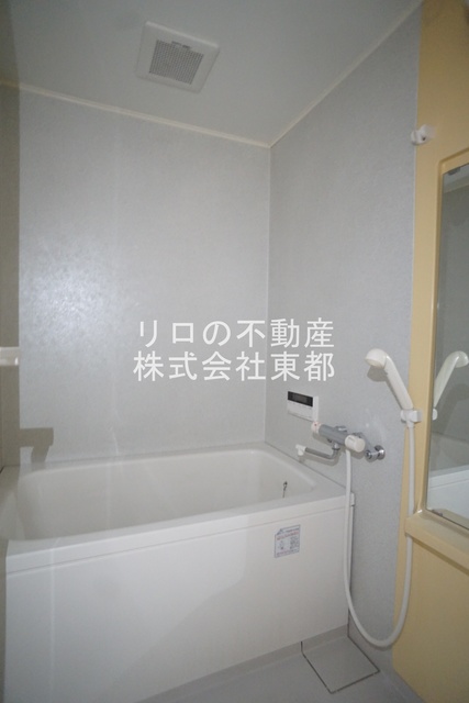 バス・シャワールーム　追い焚き機能付バス☆入浴時間がずれても安心ですね♪