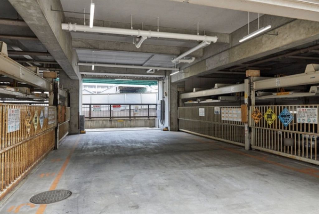 駐車場　駐車場