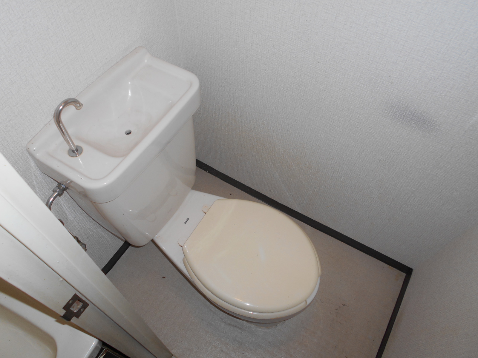 バルコニー　別のお部屋のお写真です♪