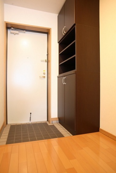 玄関　※別部屋の写真です