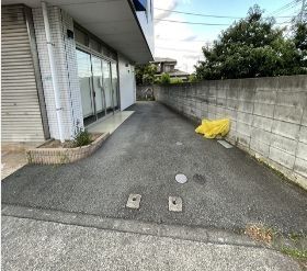 エントランス　駐車場