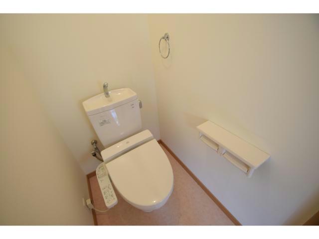 トイレ　快適なウォシュレット付きのトイレです！
