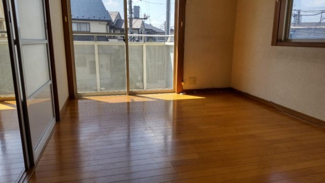 居室・リビング　ゆったり過ごせる居間です