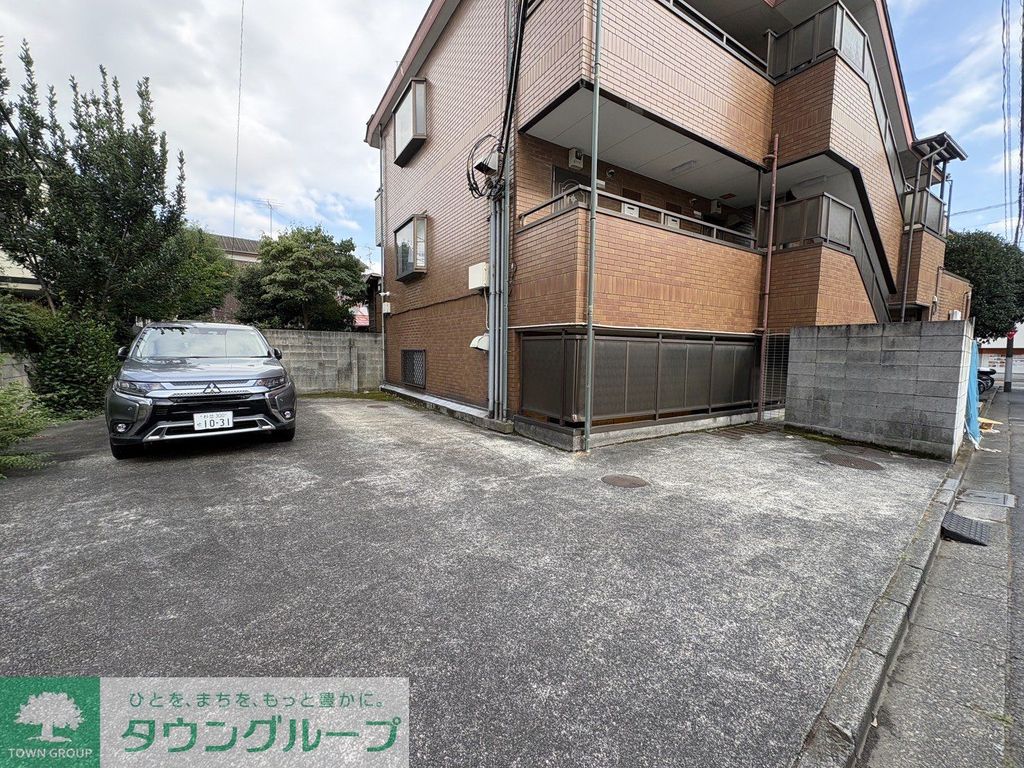 駐車場　駐車場