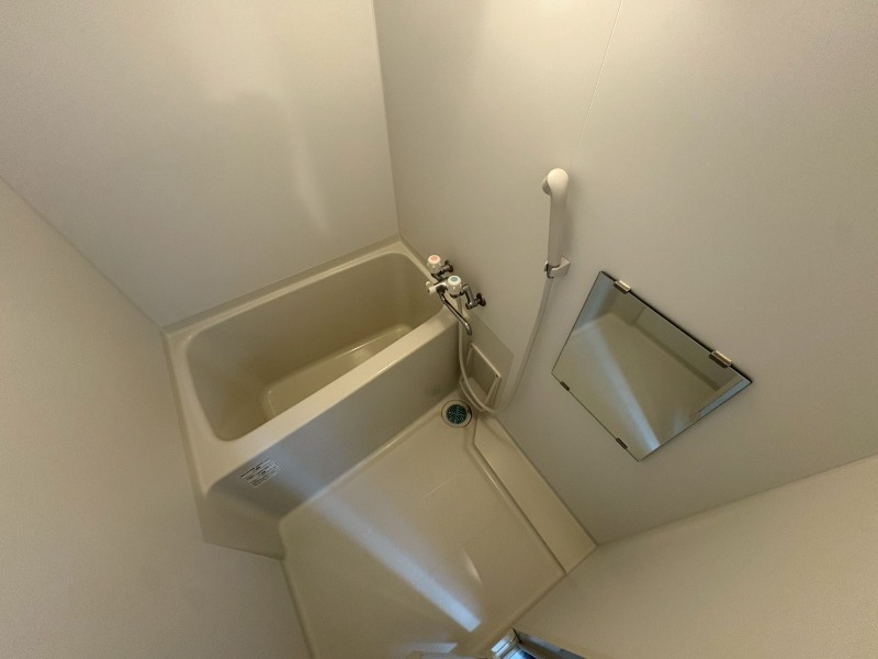 バス・シャワールーム　お風呂になります。一日の疲れを癒してくださいね。