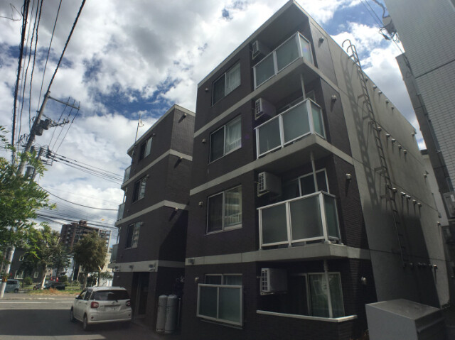 建物外観　中央区南７条西「プレシェルト南円山」