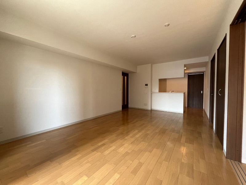 居室・リビング　広くてキレイなお部屋が広がっていて、充実した生活が送れそう。